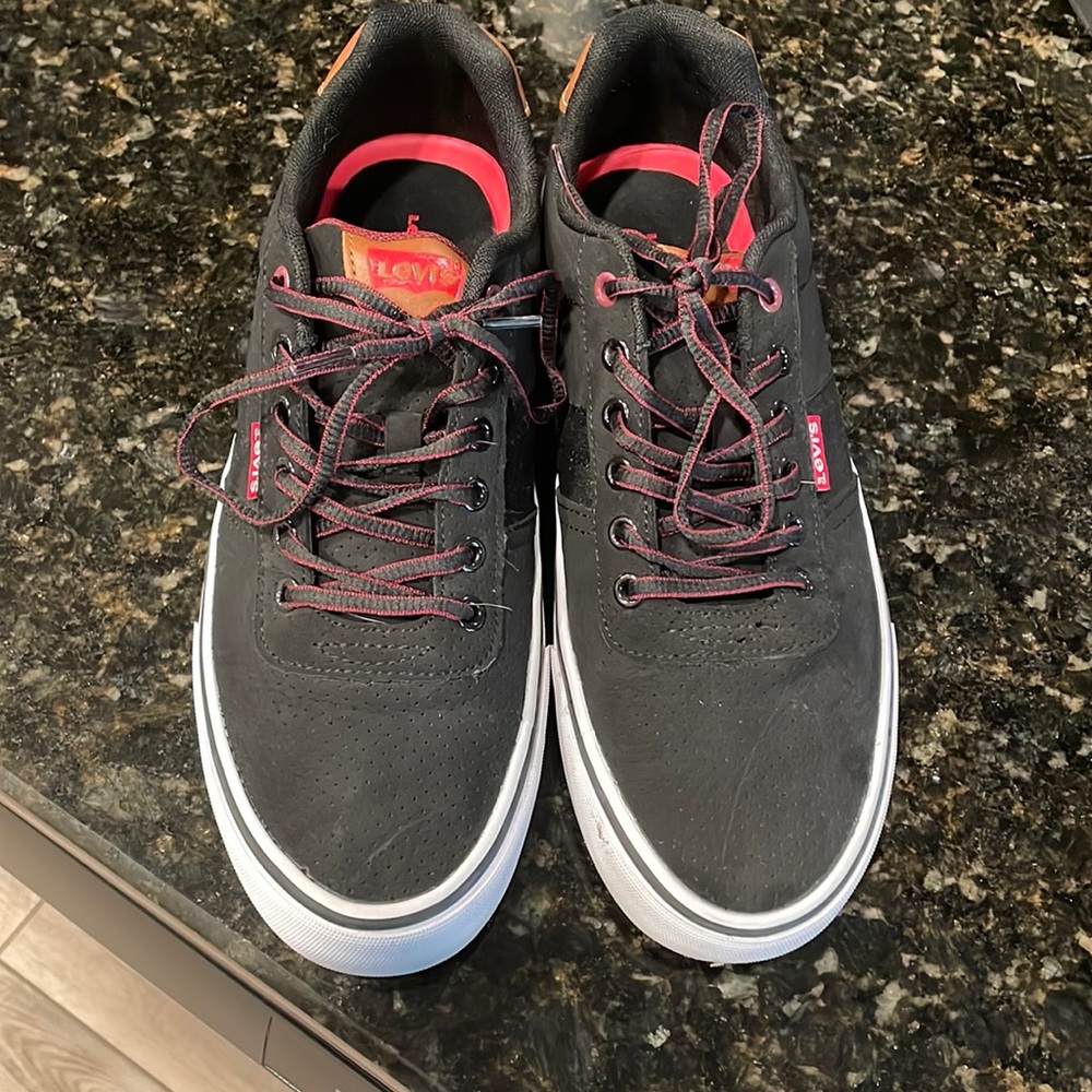 Levi’s sneakers Men’s size 9.5